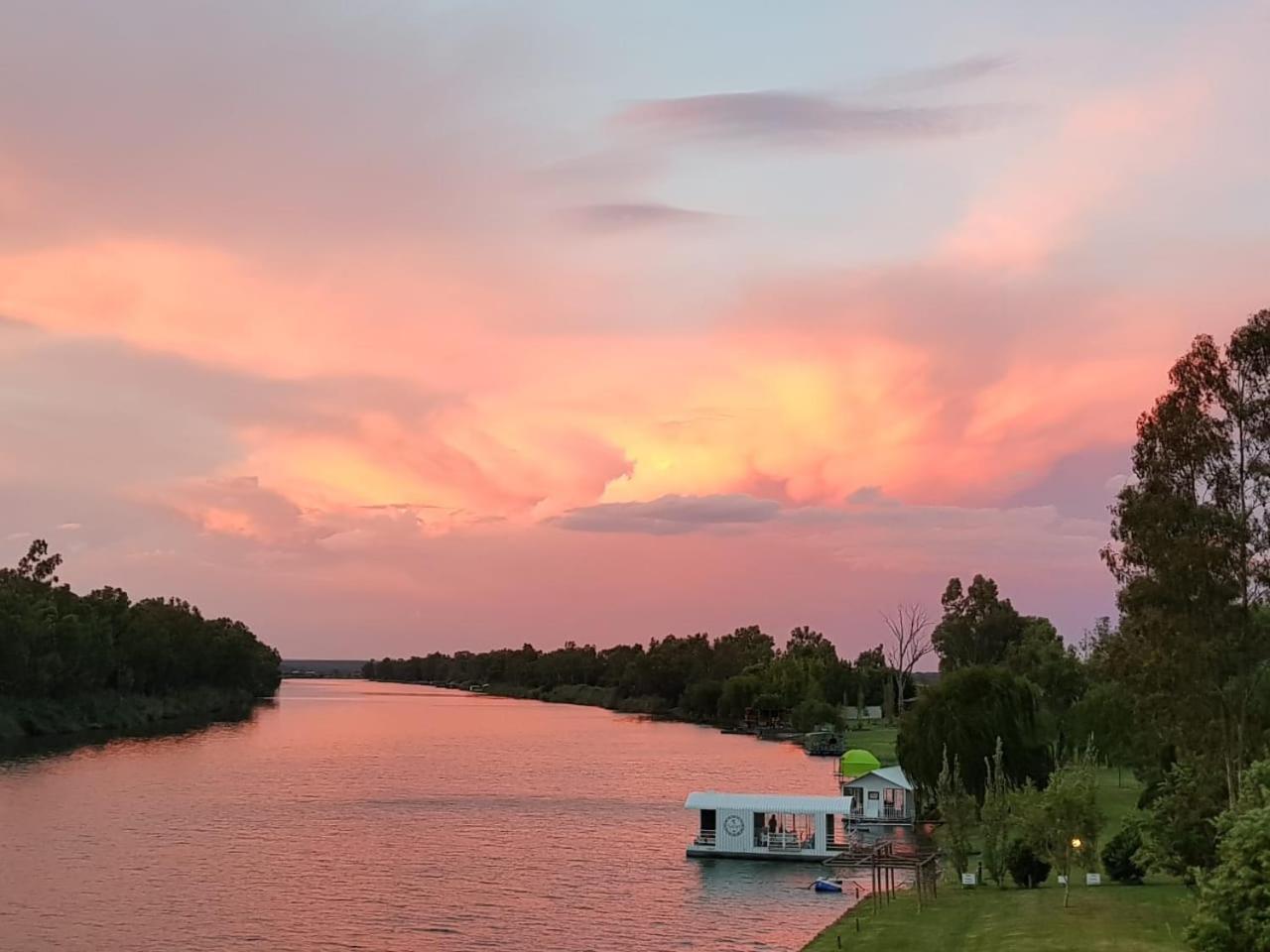 Broadwater River Estate Douglas Luaran gambar
