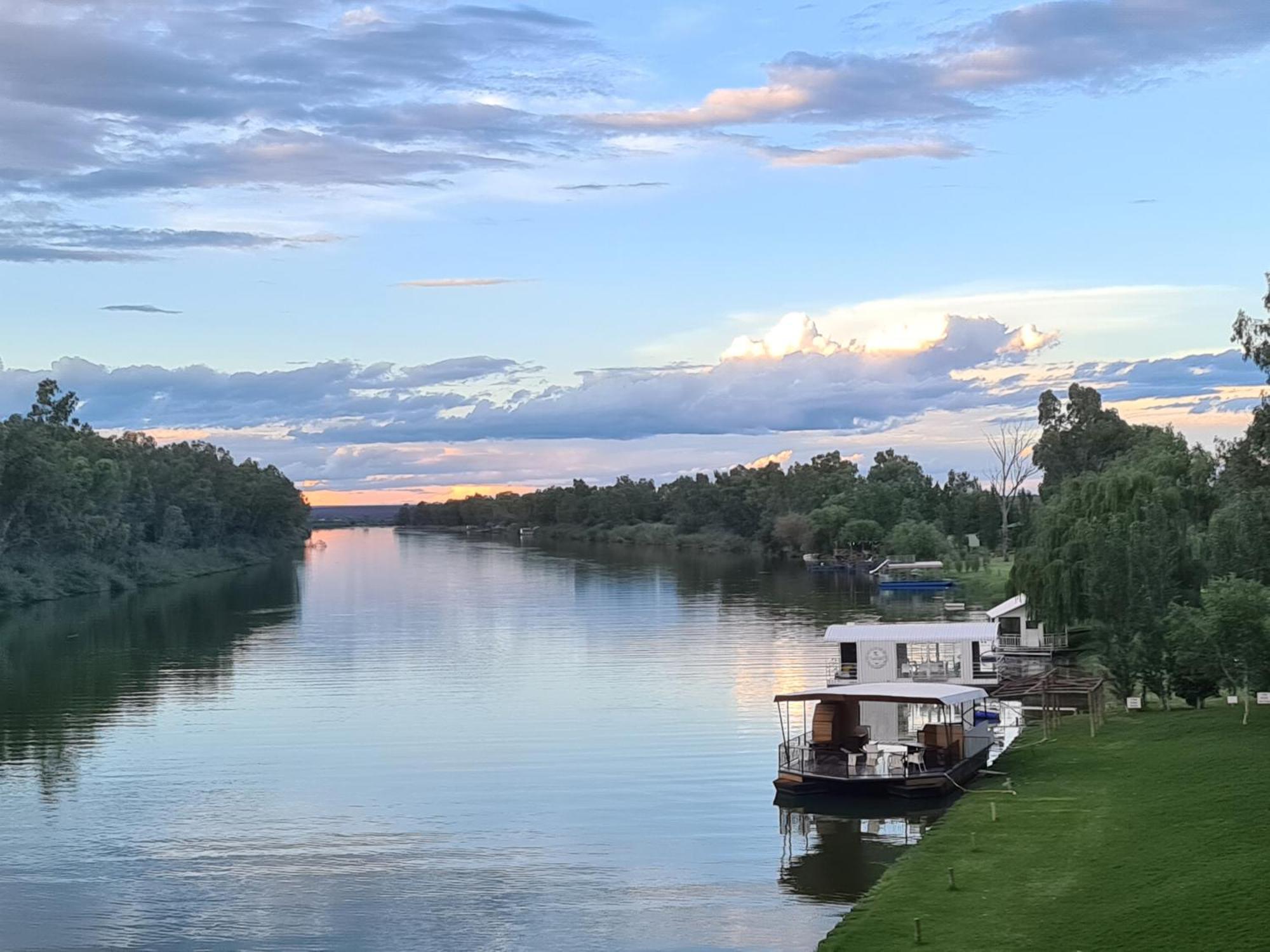 Broadwater River Estate Douglas Luaran gambar